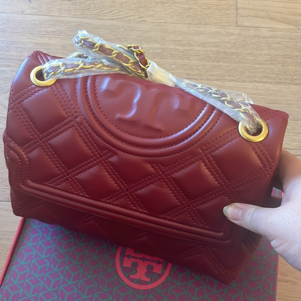 Tory Burch Fleming Soft Leather Shoulder Bag In Burgundy Red NWT - Picture 8 of 14